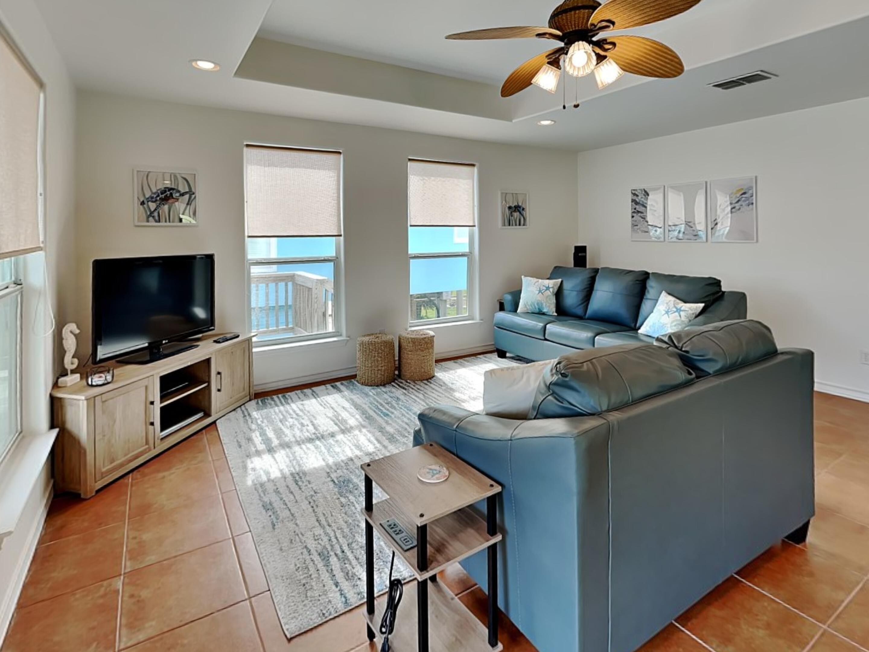Bay-Be-Blue | Great Location Close to Bay + Rooftop Deck!