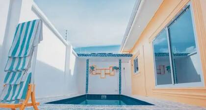 Heavenly ApHEARTment with backyard swimming pool
