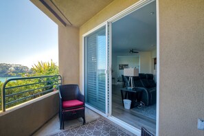 Terrace/patio - Lagoon Views | Pool | Hot Tub | Gated Community (Carlsbad)