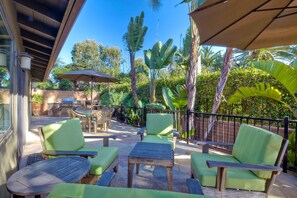 Outdoor dining - Walk To Beach | BBQ | Fire Pit | Outdoor Dining (Carlsbad)