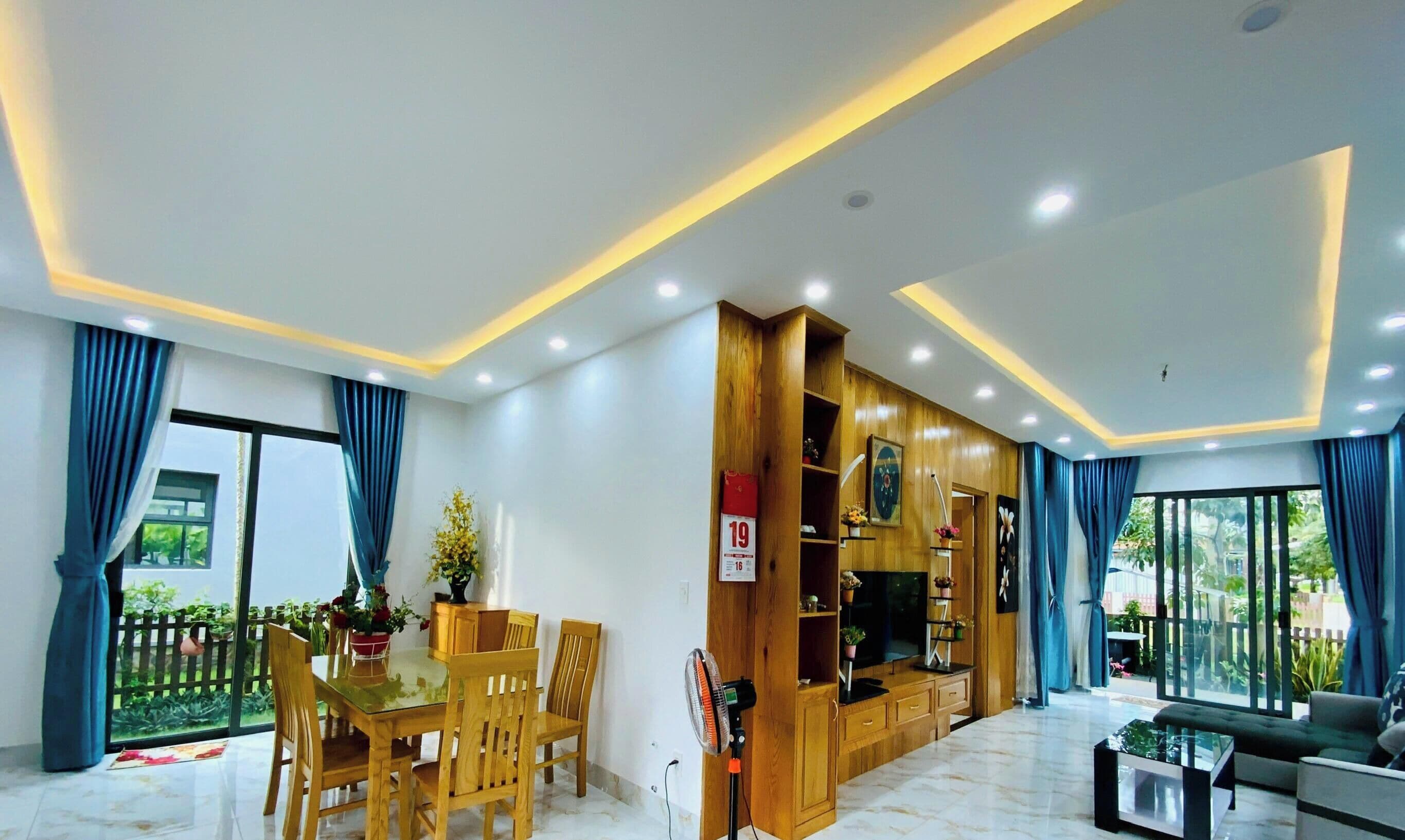 Premium bedding, minibar, individually decorated, individually furnished