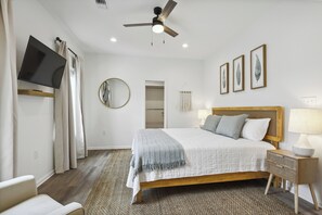 Individually decorated, individually furnished, laptop workspace - Magnolia Suites BSL (Bay St Louis)