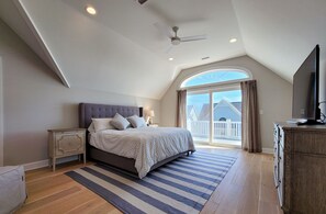 6 bedrooms, internet, bed sheets - Shore Break: Luxurious 6-Bed Oceanfront Retreat (North Topsail Beach)