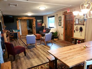 Téléviseur connecté, foyer, livres