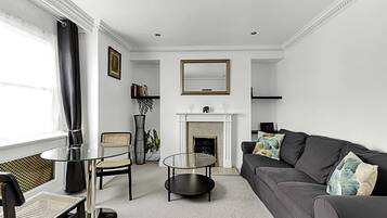 Basic Apartment, Multiple Beds | Interior