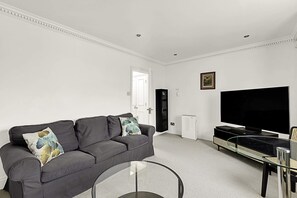 Living area - Beautiful Two Bed Abode Near Chelsea (London)