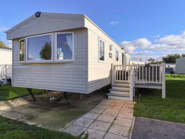 Cottage | Front of property - HD Retreat (Lincoln)