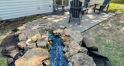 Renovated 3 BR 2 Ba Entire Home with GAME ROOM! 5 Minutes to Ball State!