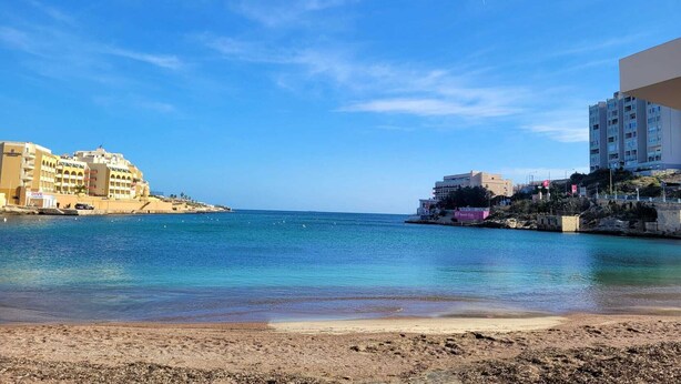 Beach - Porto by Shmoo (Swieqi)