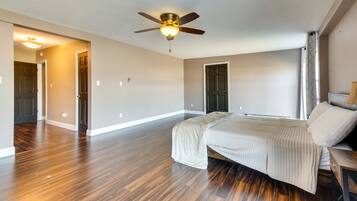 4 habitaciones, tabla de planchar con plancha, internet y ropa de cama