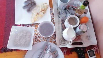 Daily full breakfast (USD 9 per person)