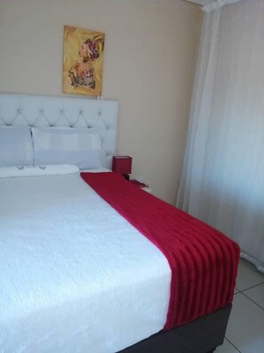 1 habitación, minibar y muebles diferentes 