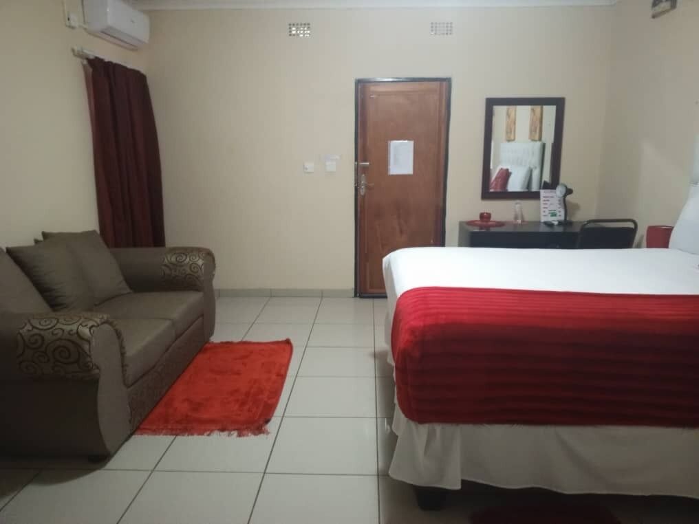 Executive Room | 1 bedroom, minibar, individually furnished, laptop workspace