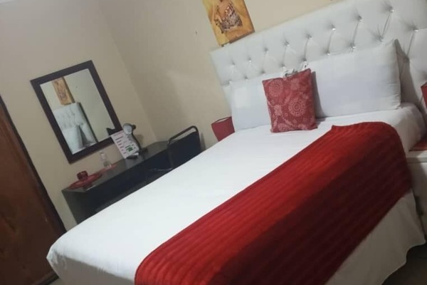 Executive Room | 1 bedroom, minibar, laptop workspace, iron/ironing board (on request)