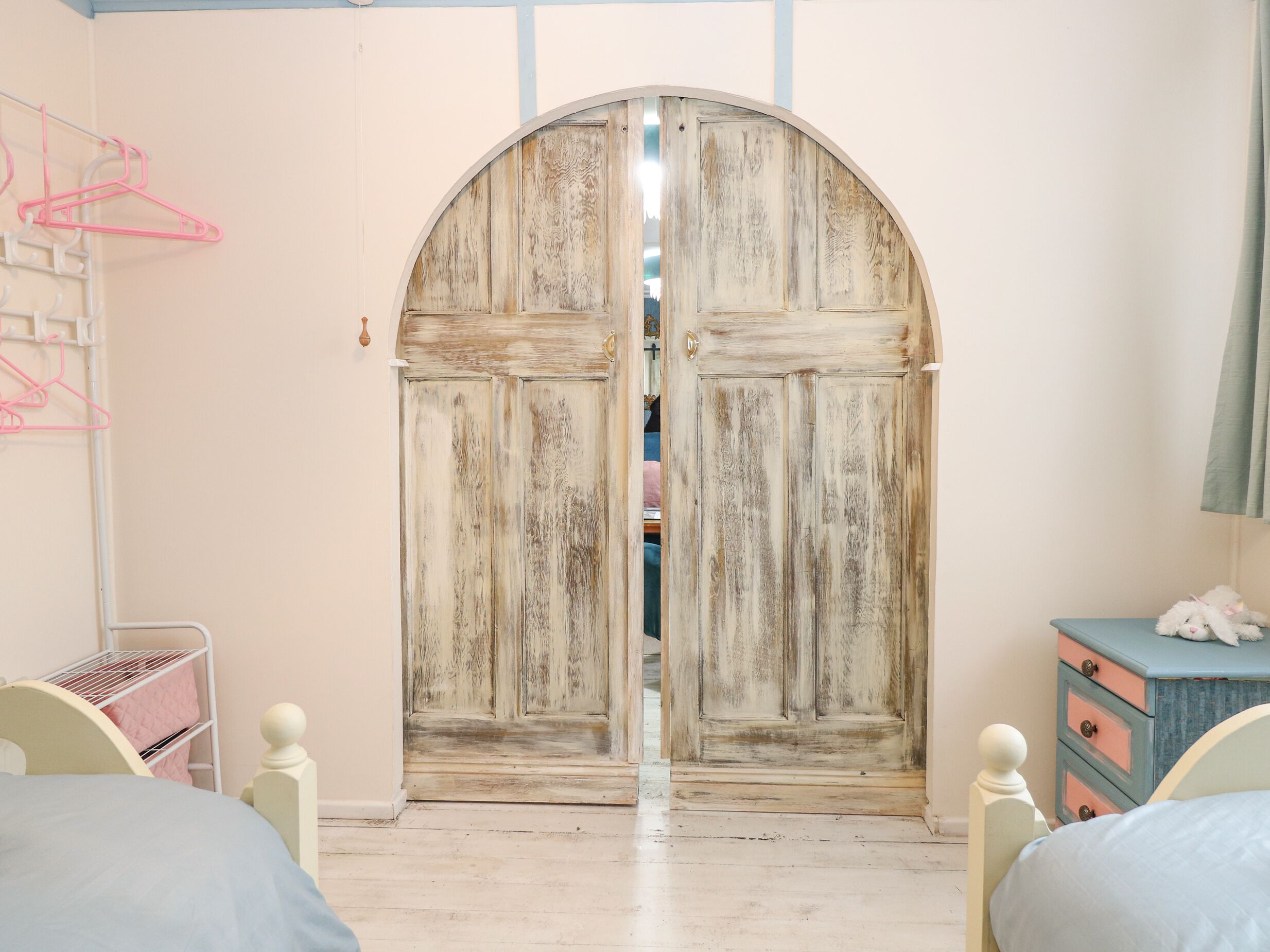 3 bedrooms, individually decorated, individually furnished, free WiFi