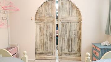 3 bedrooms, individually decorated, individually furnished, free WiFi