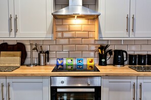 Refrigerador, microondas, horno, lavavajillas