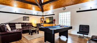 Woodstock Lodge