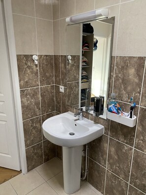 Hårtørrer, håndklæder, Sæbe, Shampoo