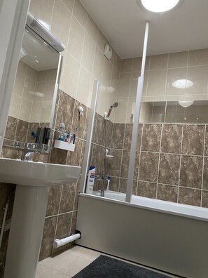 Hårtørrer, håndklæder, Sæbe, Shampoo