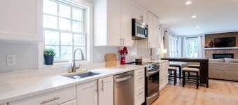 Serenity: Lush 2BR Gem, on 1 acre Silver Spring