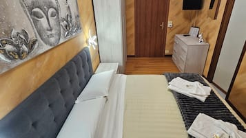 2 bedrooms, desk, free WiFi