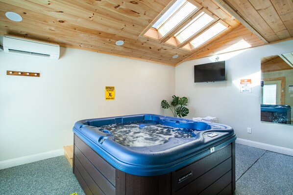 Interior - Rustic Mountain Retreat: Cozy Sunroom, Pool, Theater & Hot Tub (Sevierville)