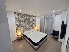 4 soverom, strykejern/-brett, reiseseng for barn og wi-fi (inkludert)