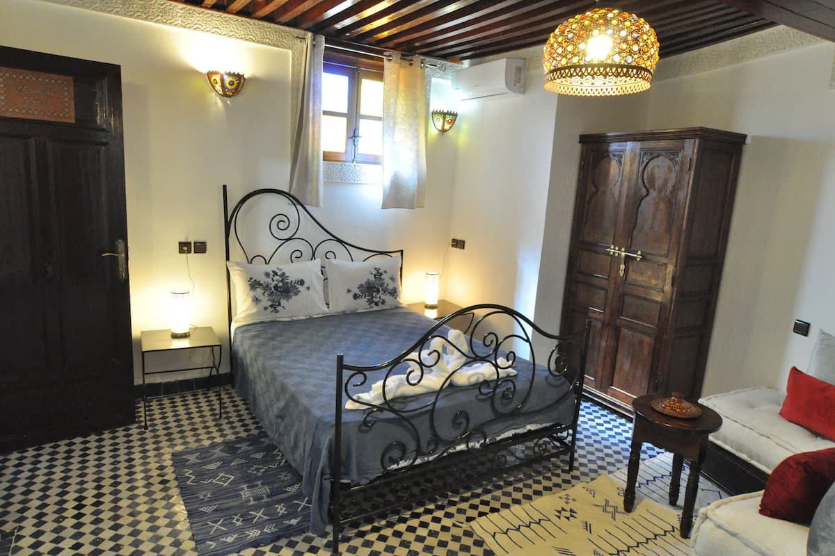 Basic Double Room, Ensuite | 1 bedroom, blackout drapes, free WiFi