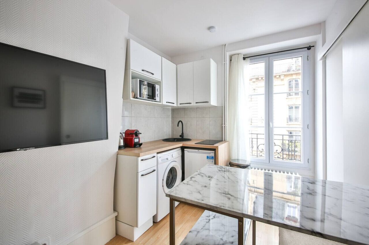 Mikrowelle, Wasserkocher mit Kaffee-/Teezubehör