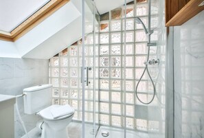 Hair dryer - 01.Duplex near Tour Eiffel & Montparnasse Station (Paris)