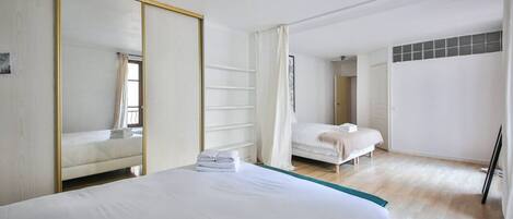 1 chambre, fer et planche à repasser, Wi-Fi, draps fournis