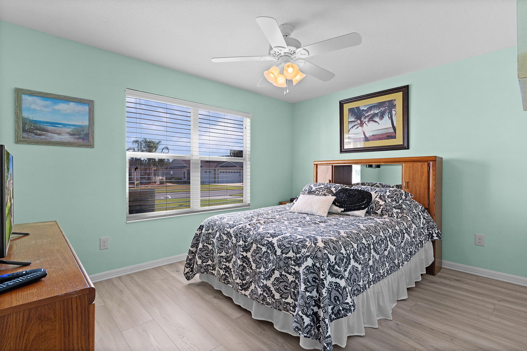 3 bedrooms, iron/ironing board, Internet, bed sheets