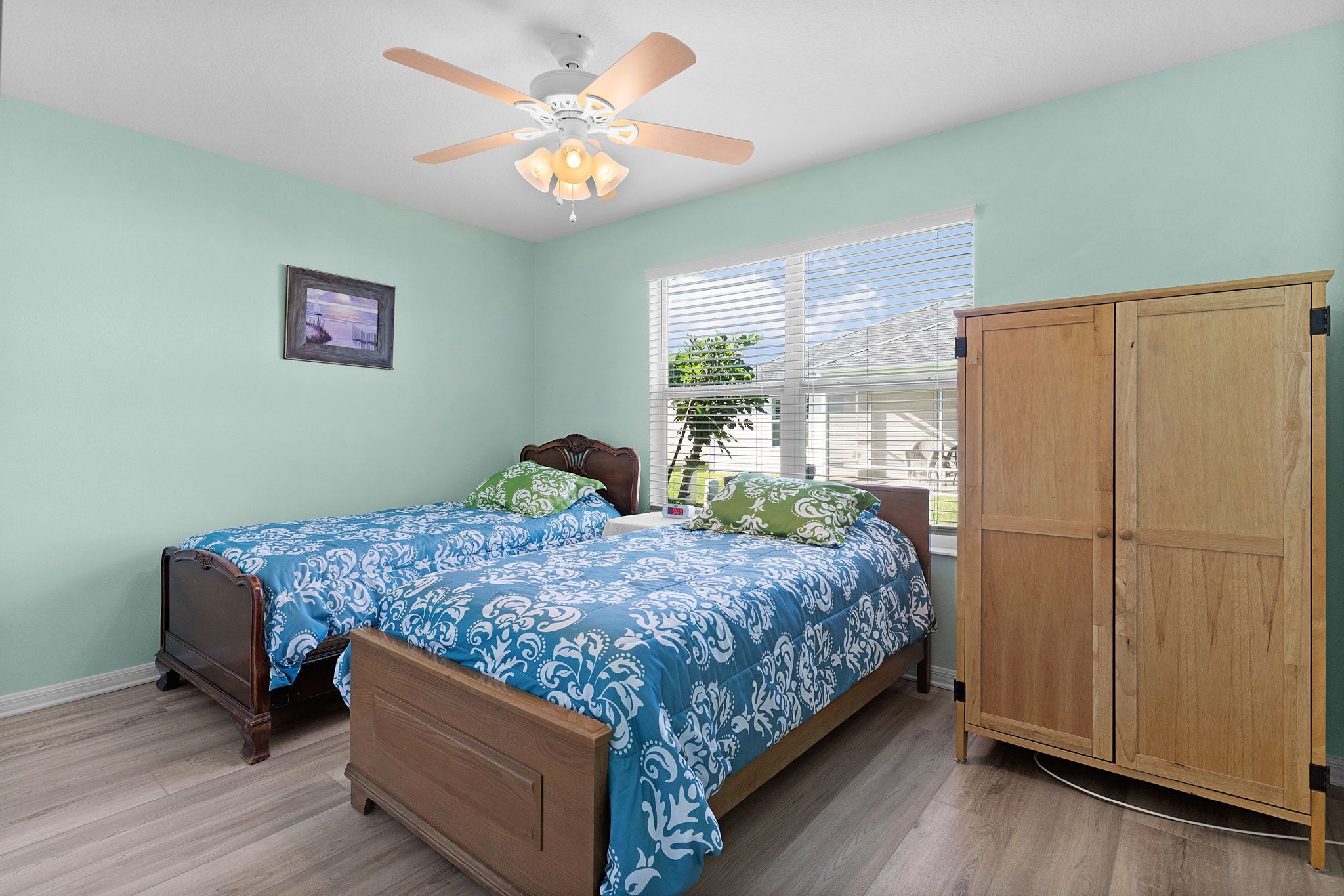 3 habitaciones, tabla de planchar con plancha y wifi gratis 