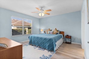 3 bedrooms, iron/ironing board, internet, bed sheets