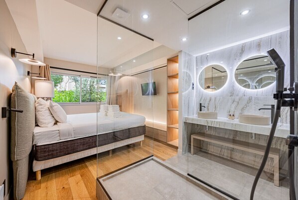 1 bedroom, iron/ironing board, travel crib, WiFi
