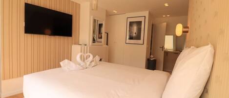 Fer et planche à repasser, Wi-Fi, draps fournis