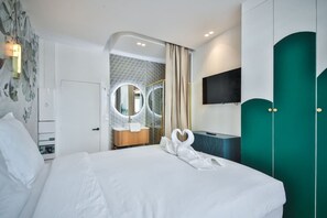 2 عدّة غرف نوم ومكواة/لوح كي وواي فاي وملاءات أسرّة