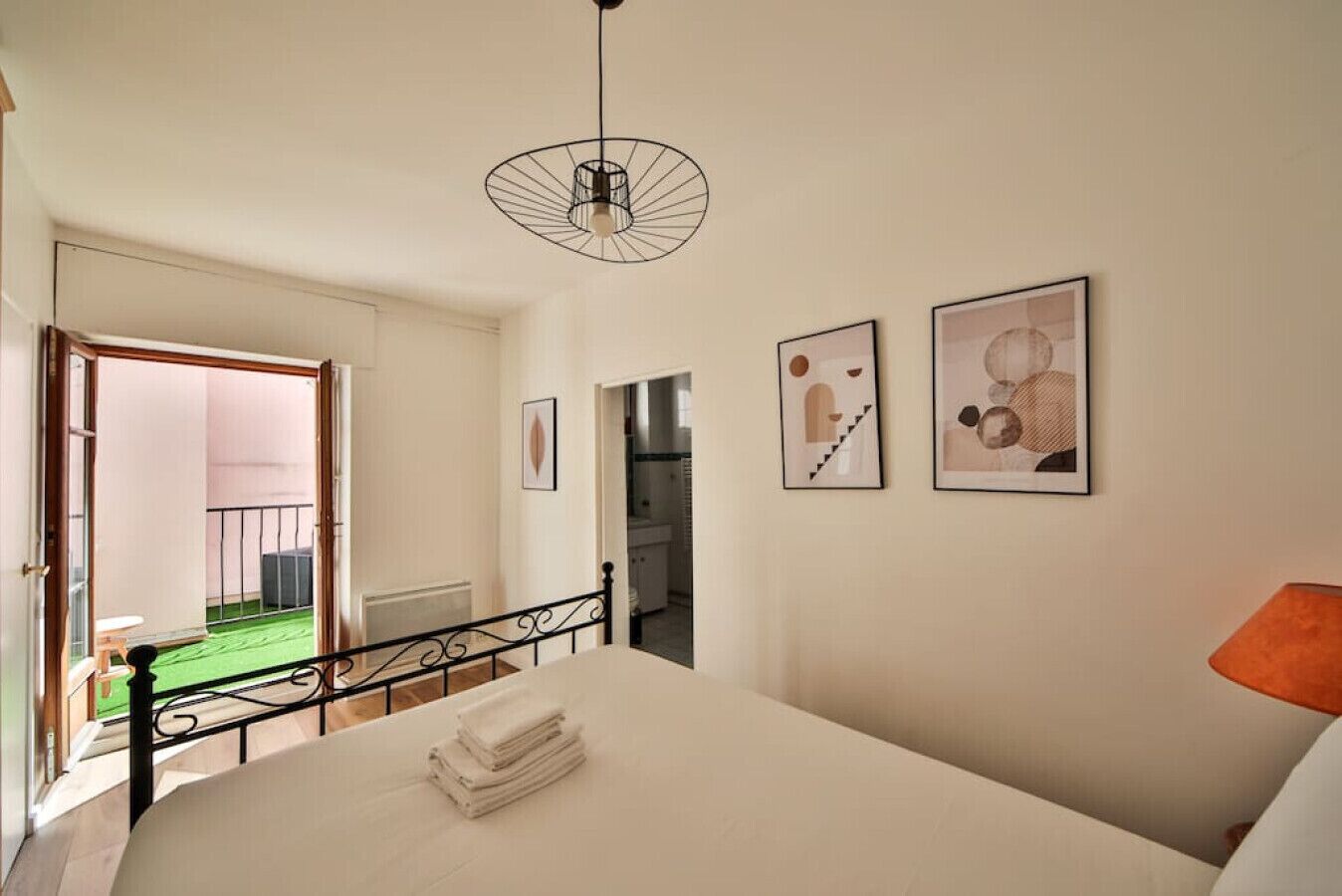 1 chambre, fer et planche à repasser, Wi-Fi, draps fournis