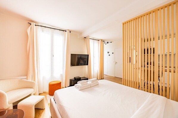 1 bedroom, iron/ironing board, WiFi, bed sheets - G2.Studio#Jardin Luxembourg#Bon Marché#Necker (Paris)