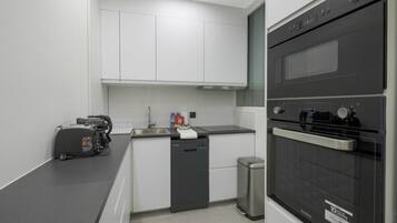 Fridge, microwave, oven, dishwasher