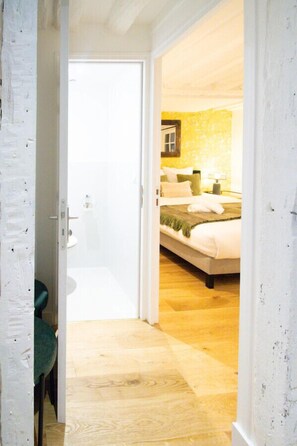 2 chambres, fer et planche à repasser, lit parapluie, Wi-Fi gratuit