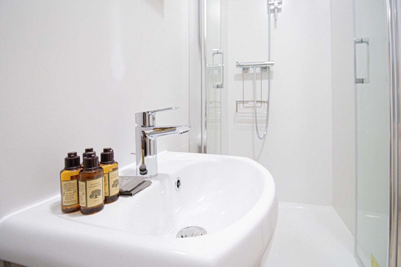 ヘアドライヤー、タオル