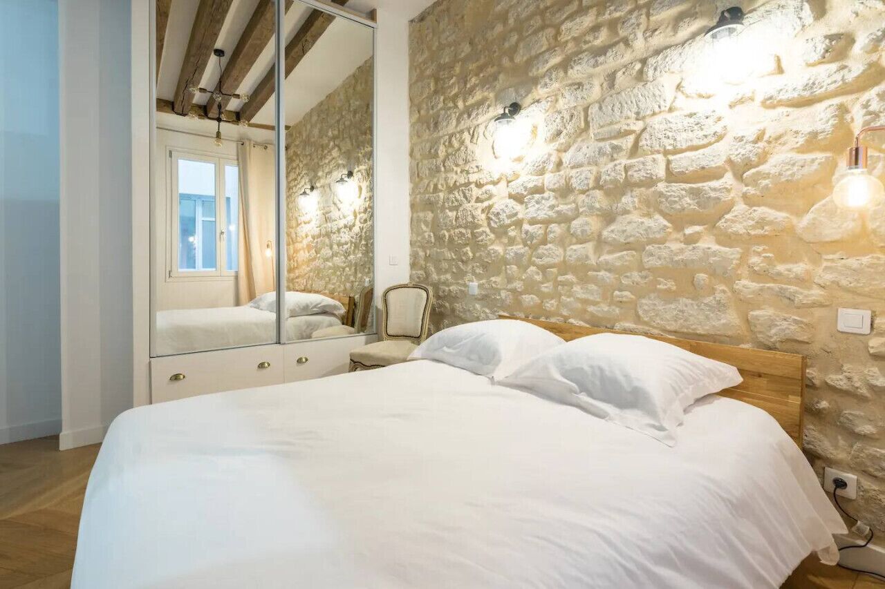 3 bedrooms, iron/ironing board, travel crib, free WiFi