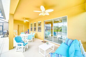 Outdoor dining - Spectacular Family Home with Pool and Spa-7704OML (Davenport)