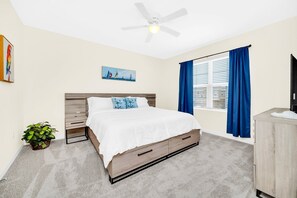 7 bedrooms, iron/ironing board, WiFi, bed sheets - Spectacular Family Home with Pool and Spa-7704OML (Davenport)