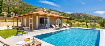 Villa Rudi - Two Bedroom Villa, Sleeps 4