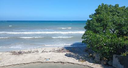 Ocean view apartment,with pool within reach ,AC with WiFi newly redone,discount