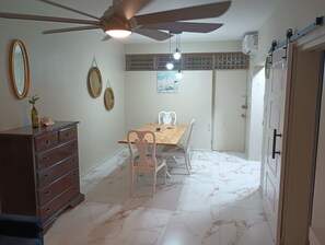Dining - Ocean view apartment,with pool within reach ,AC with WiFi newly redone,discount  (Discovery Bay)