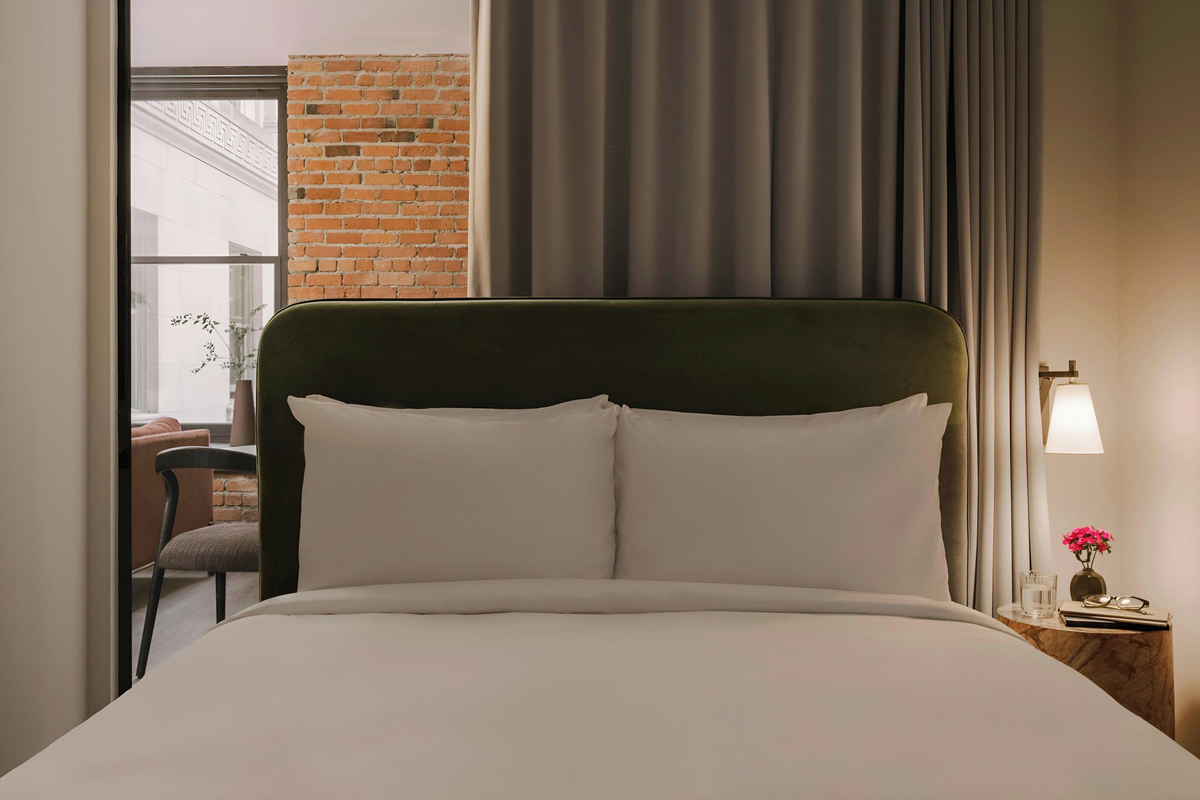 特色装修、特色家居、笔记本电脑工作区、熨斗/熨衣板